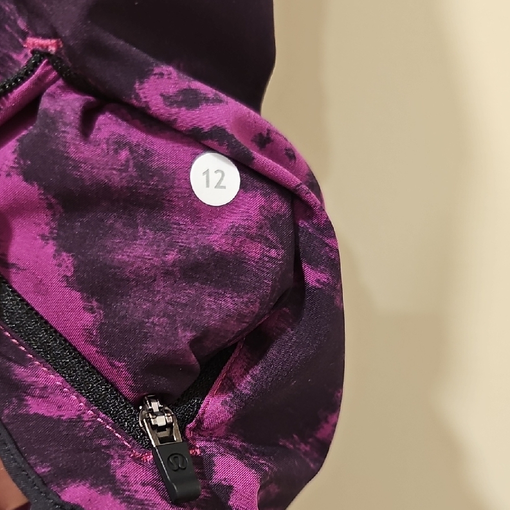 Lululemon Tracker Short III in the Breezie Regal Plum Black print; EUC; Size 12 - Picture 8 of 11